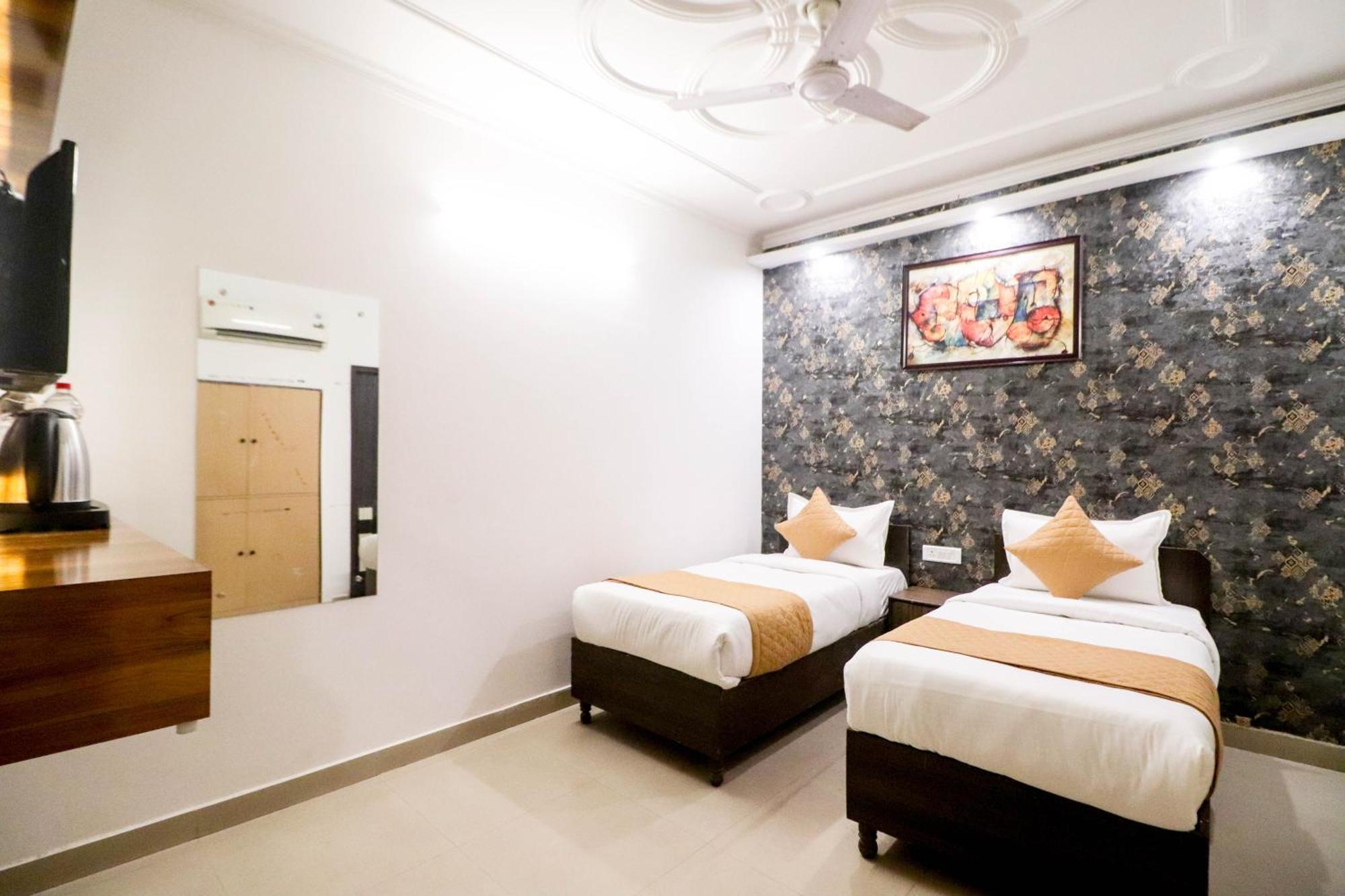 ניו דלהי Hotel Vvs Near Delhi Airport מראה חיצוני תמונה