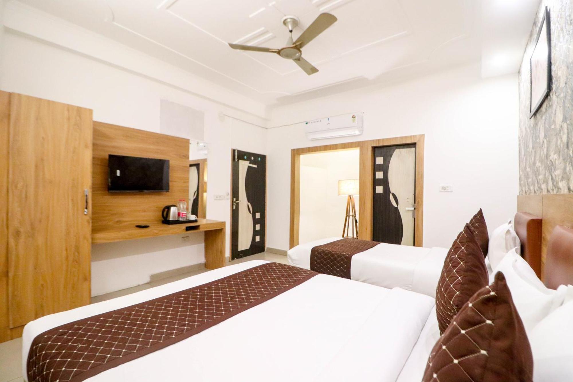 ניו דלהי Hotel Vvs Near Delhi Airport מראה חיצוני תמונה