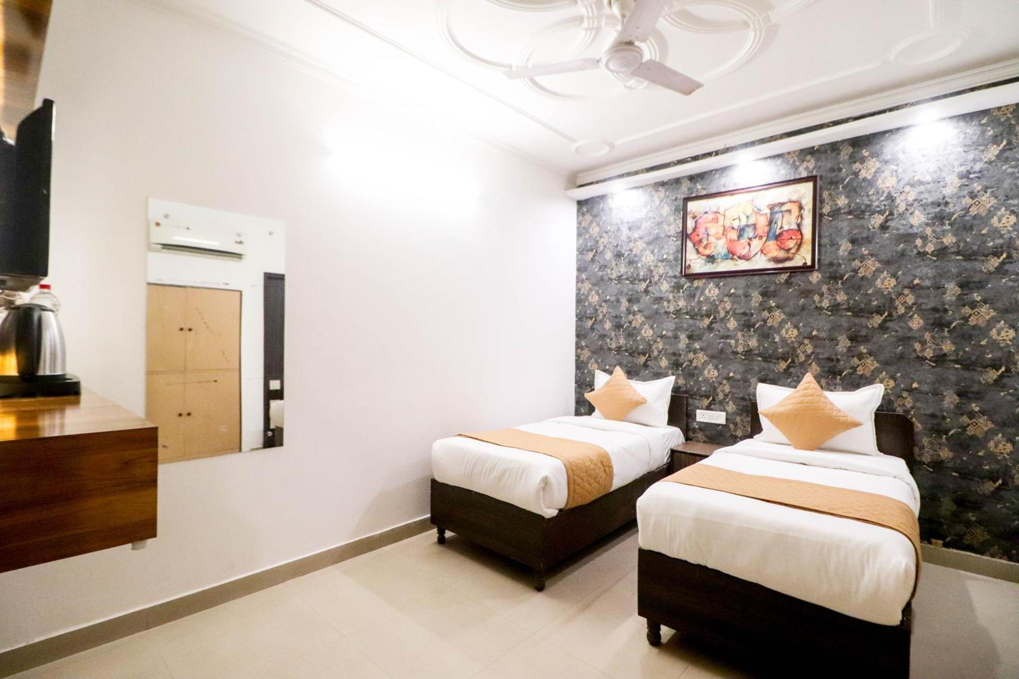 ניו דלהי Hotel Vvs Near Delhi Airport מראה חיצוני תמונה