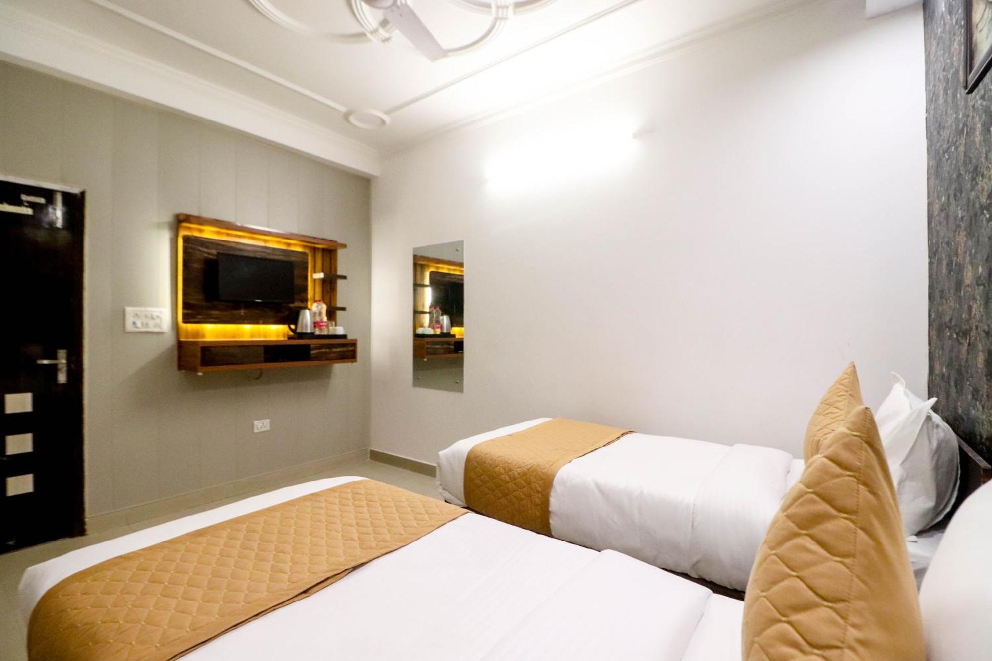 ניו דלהי Hotel Vvs Near Delhi Airport מראה חיצוני תמונה