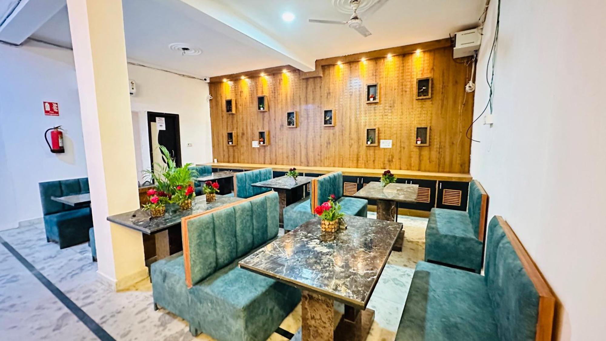 ניו דלהי Hotel Vvs Near Delhi Airport מראה חיצוני תמונה