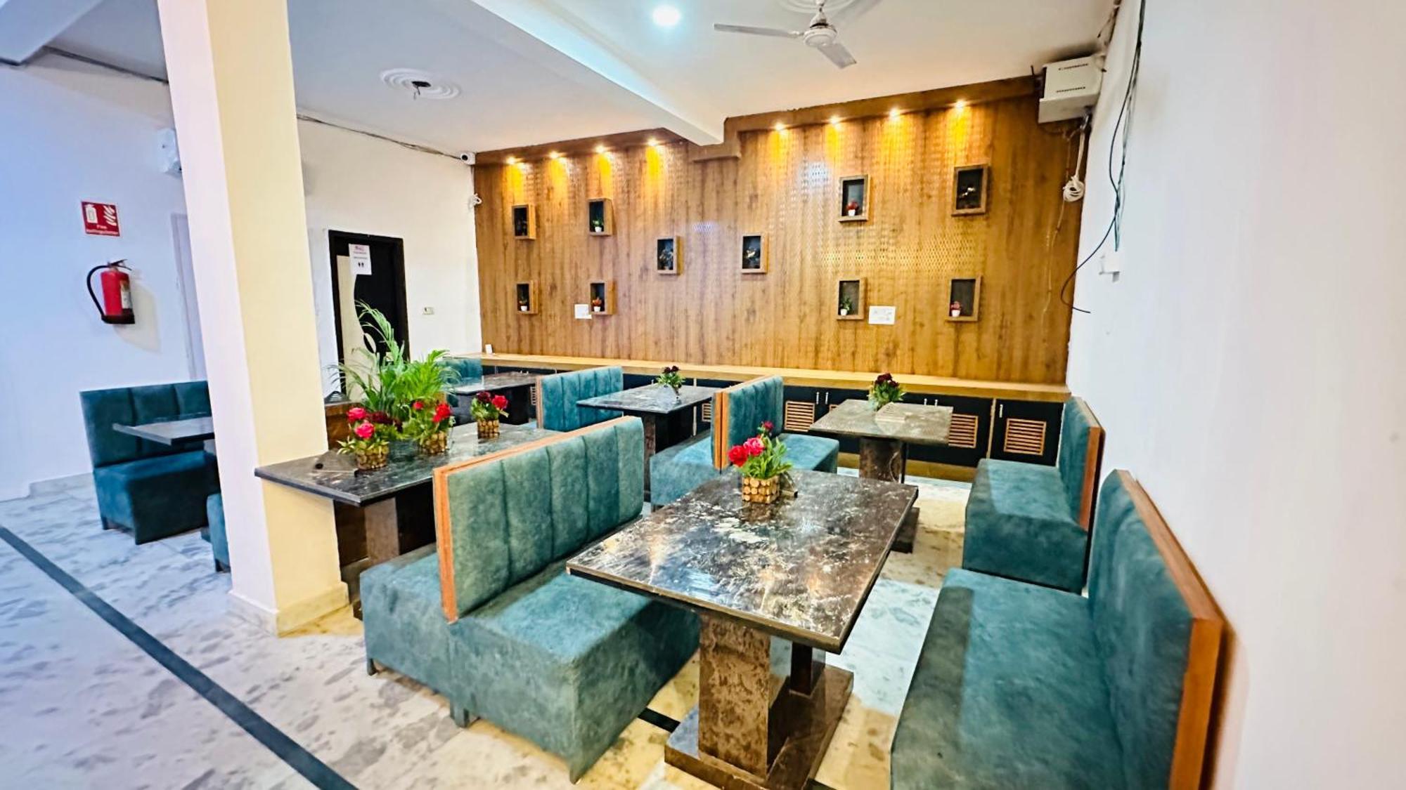 ניו דלהי Hotel Vvs Near Delhi Airport מראה חיצוני תמונה